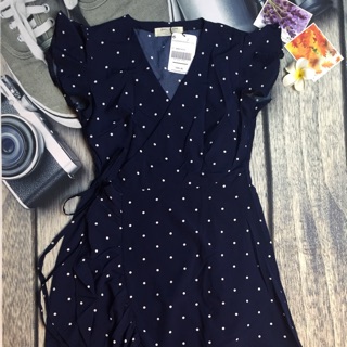 Váy chấm xanh bi cột eo