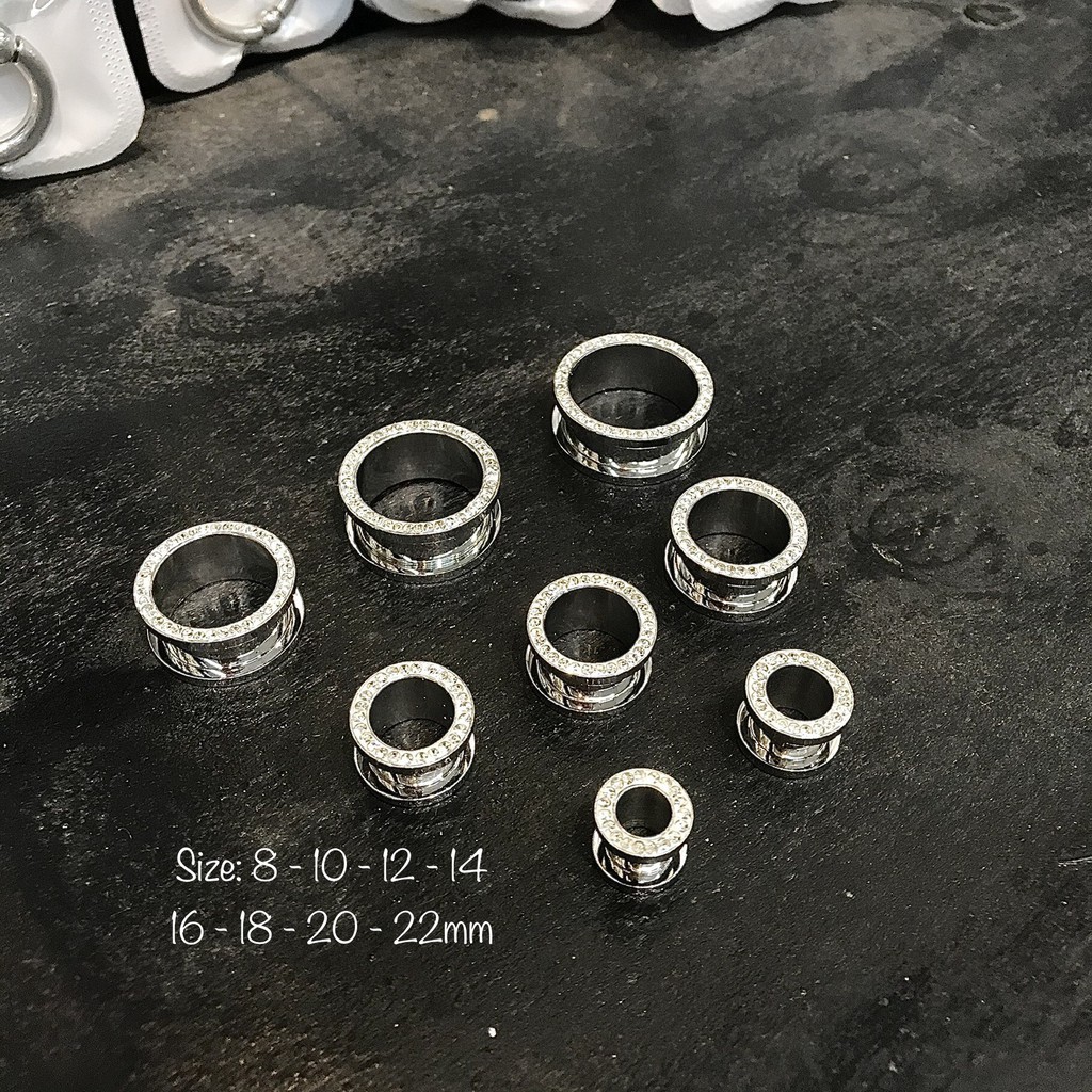 Khuyên inox dày viền đá thép y tế