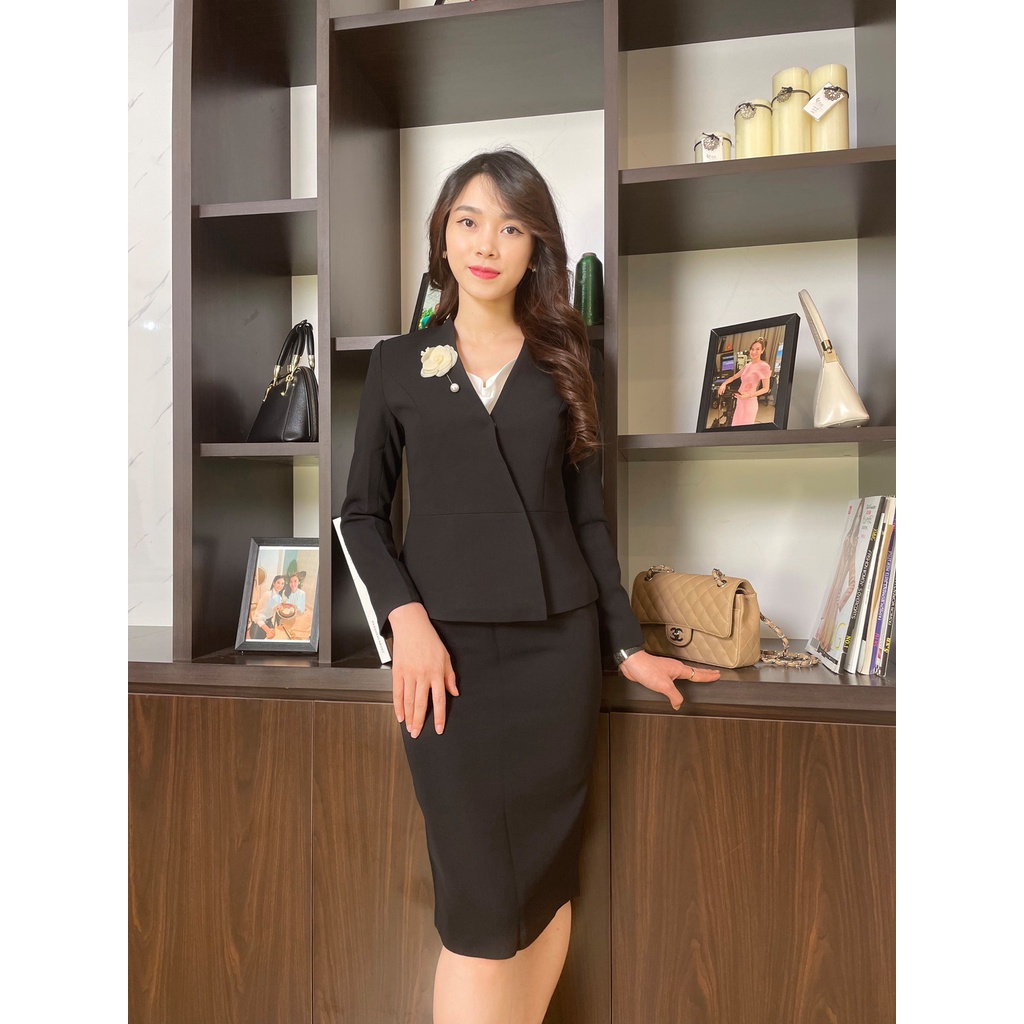 Áo Vest Nữ UNIVTH Vạt Chéo Sang Trọng 2avb521