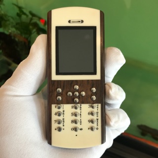 Điện thoại vỏ gỗ Nokia 105, vỏ kết hợp giữa gỗ mun sọc và mặt ngà