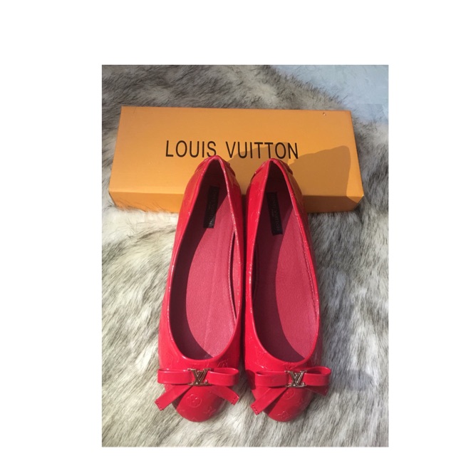 Bệt Louis Vuitton