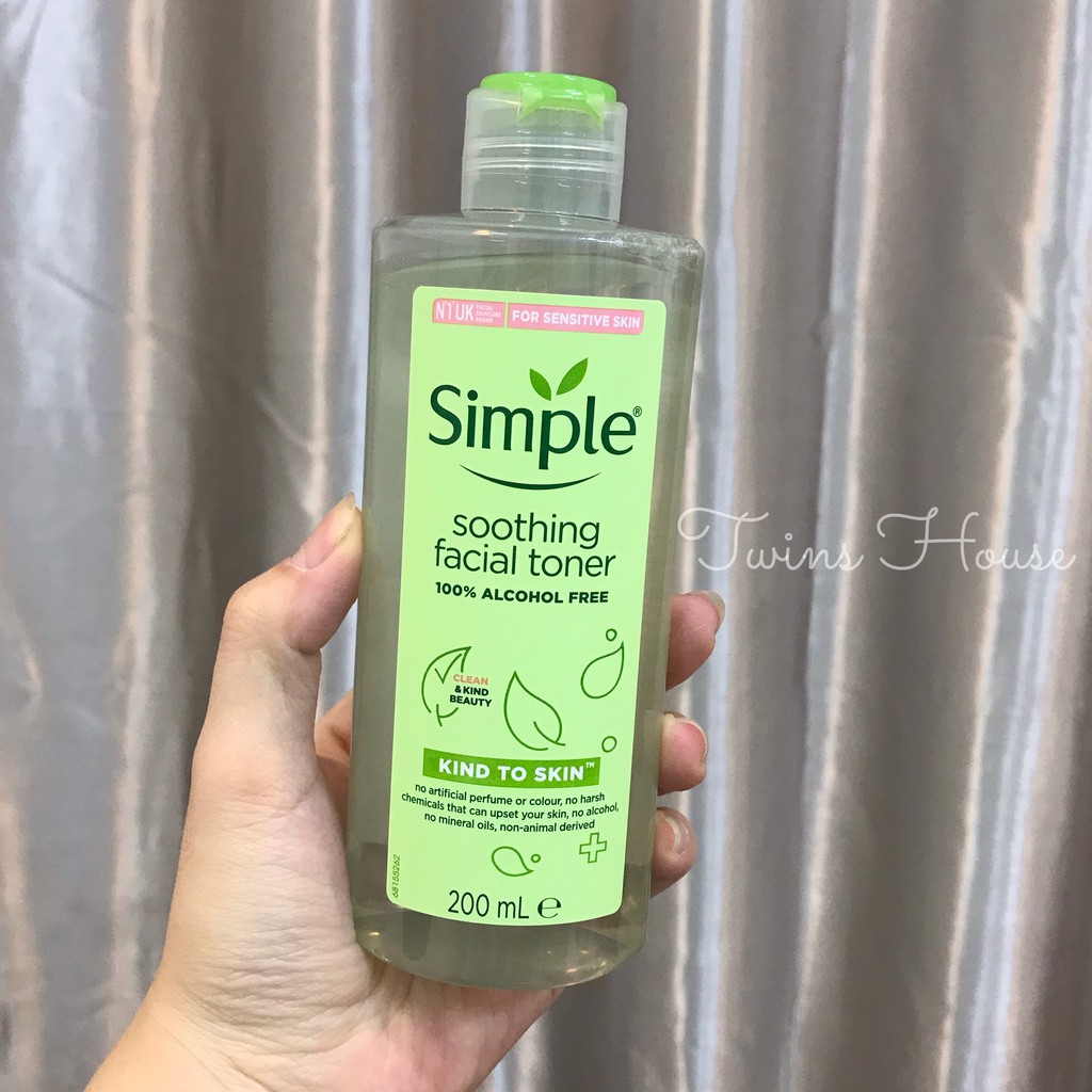 Nước Hoa Hồng SIMPLE Soothing Facial Toner 200ml