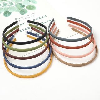 Cài tóc thời trang đơn giản cho nữ