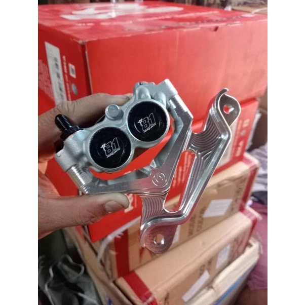 Heo dầu trước 81 4 Piston đối xứng và có pát đầy đủ dòng xe Winner Exciter Sirius Wave ...v...v...