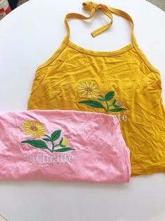 Áo yếm thêu hoa
