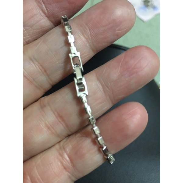 Lắc tay phun đá trắng sáng đẹp si tuyển Nhật