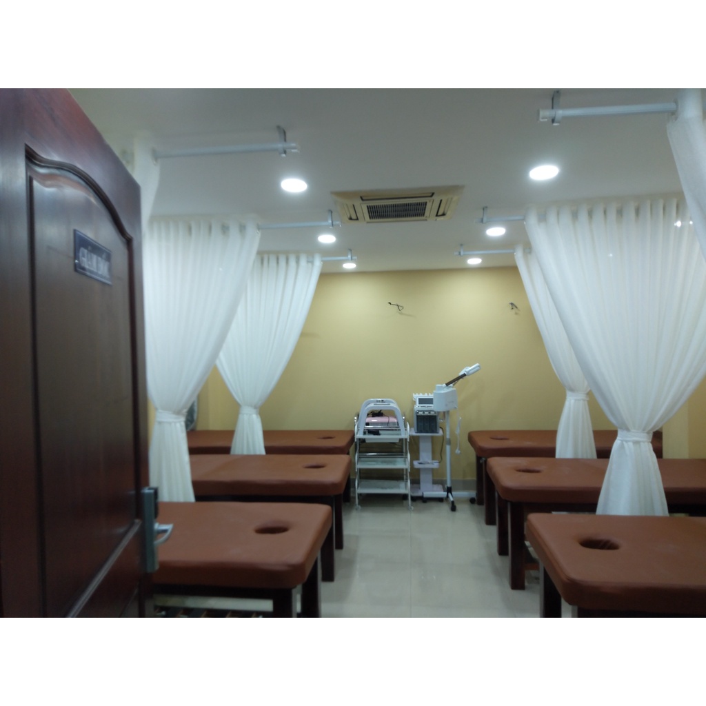 Rèm Spa voan lụa trắng sợi mềm, họa tiết thêu chìm có khoen tròn 4.5cm đủ kích thước