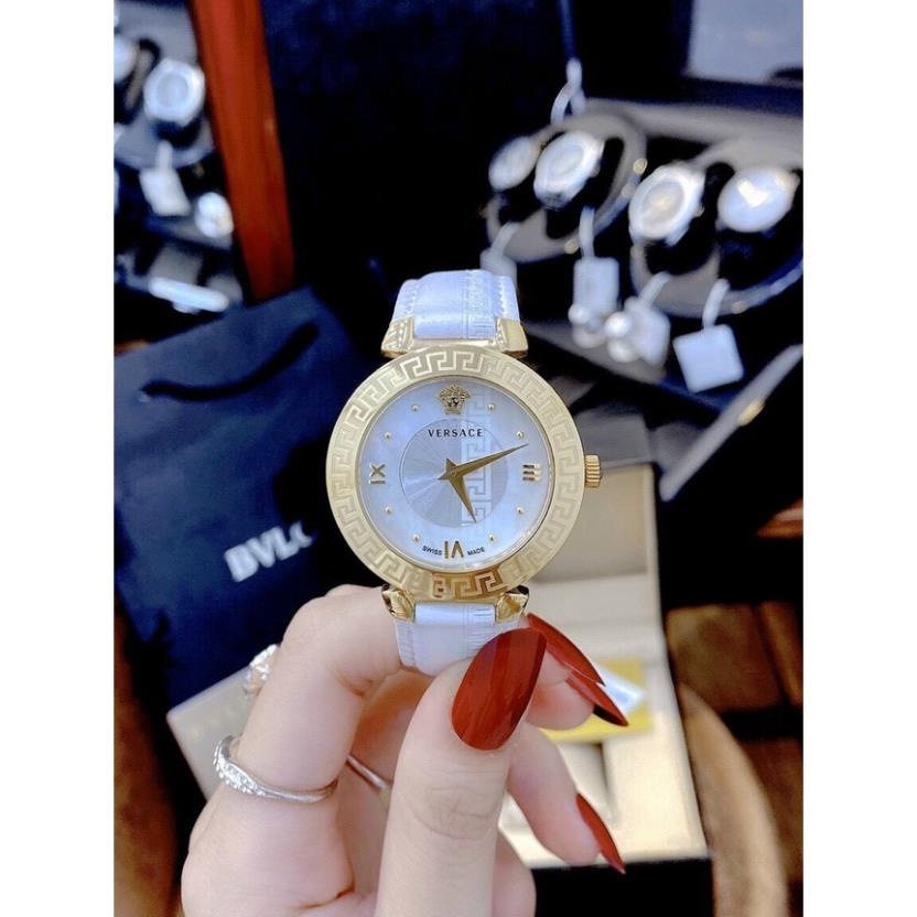 Đồng hồ nữ Versace nữ dây da sang trọng và tinh tế.
