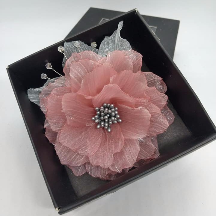 Hoa cài áo váy vải tơ xước cao cấp