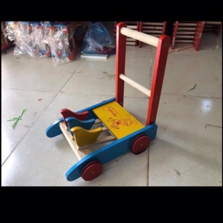 Xe gà tập đi cho bé