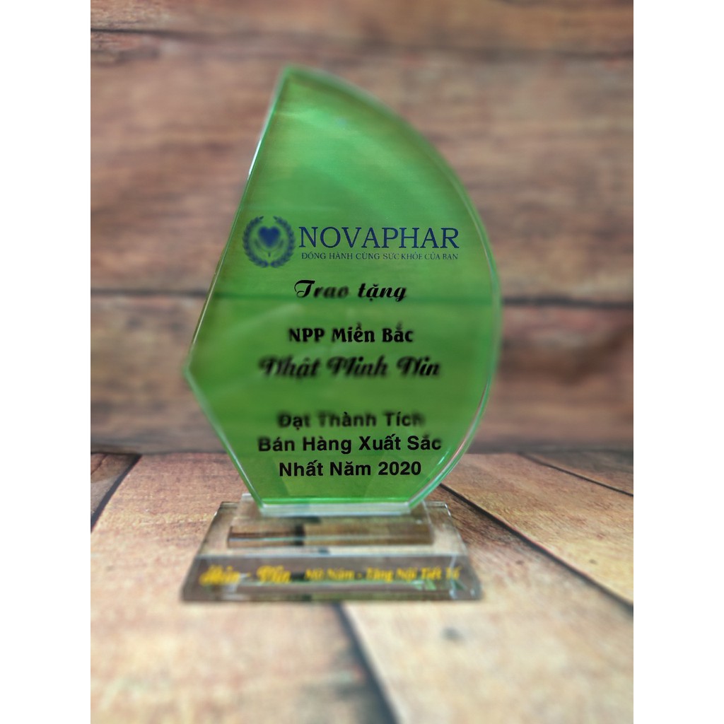 Cúp vinh danh pha lê cánh buồm