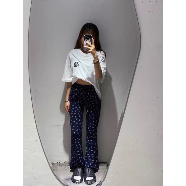 Quần ống loe lưng cao thể thao mặt cười | BigBuy360 - bigbuy360.vn