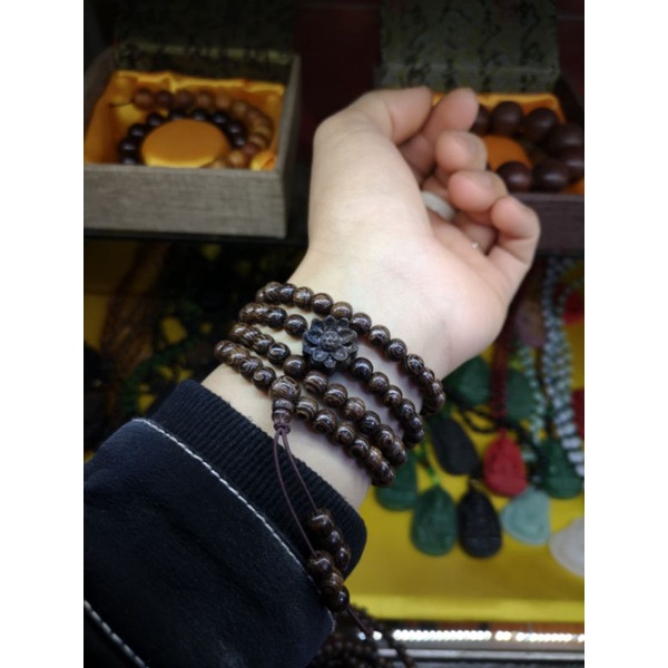 Vòng gỗ dả trầm hương