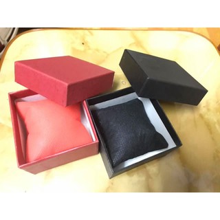 Hộp đồng hồ bìa giấy cứng kèm gối bông (đen/đỏ)