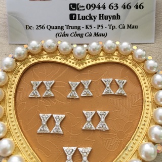 Nơ trang trí móng