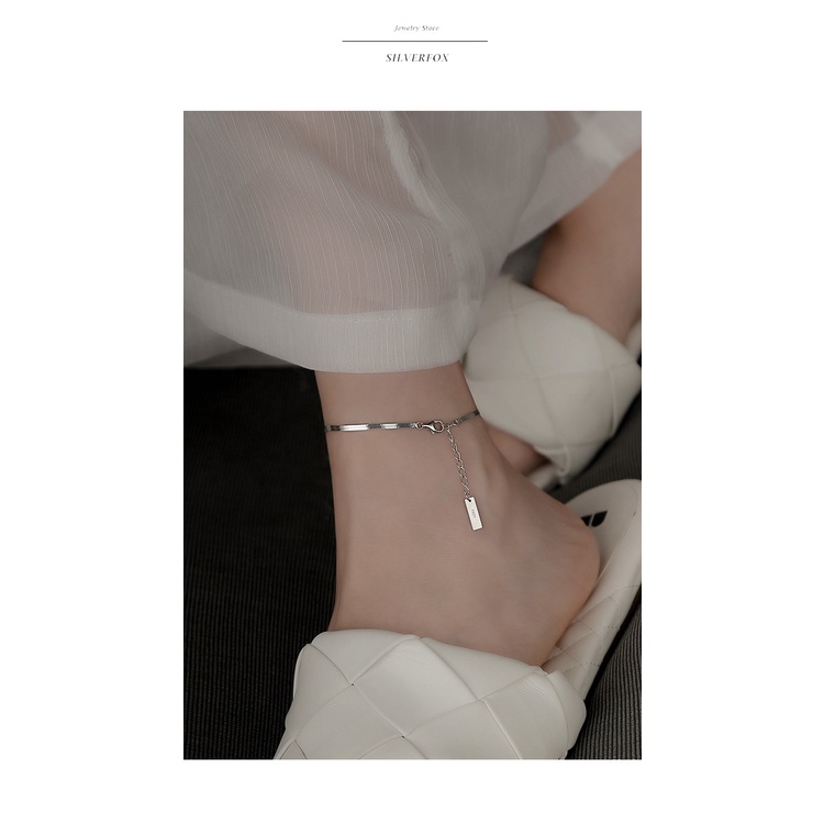 Lắc Chân Bằng Thép Titan Mặt Vuông Thương Hiệu Thời Trang Đơn Giản