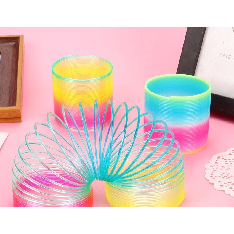 Đồ Chơi Lò Xo Cầu Vòng 7 Màu đường kính 6.5cm