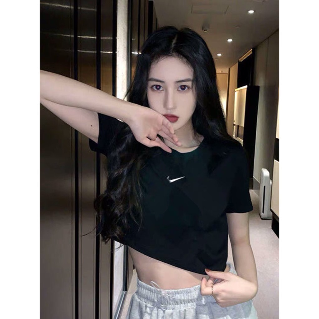 Áo crt nữ cổ tròn tay lỡ họa tiết NI vảy năng động trẻ trung | BigBuy360 - bigbuy360.vn