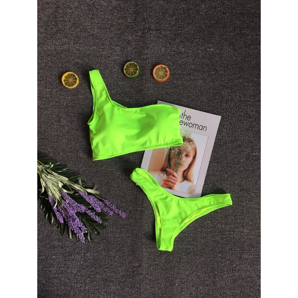 Bikini lệch vai dạ quang sexy (kèm hình thật)