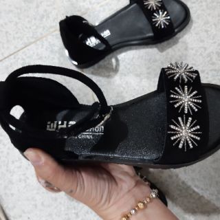 Sandal bé gái