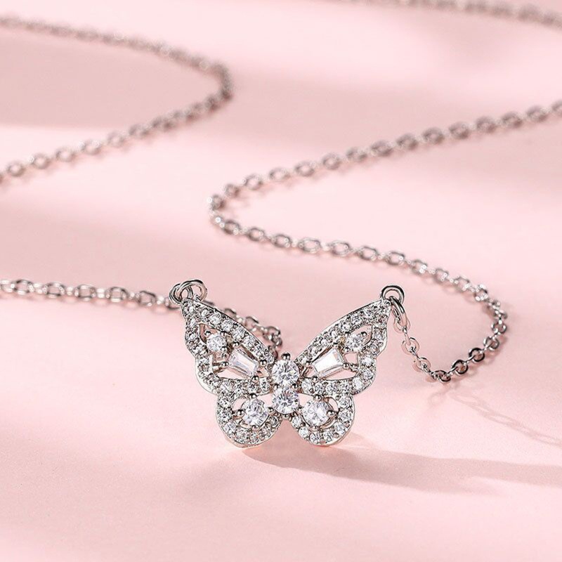 Vòng cổ Mặt Hình Bướm Đính Đá Lấp Lánh