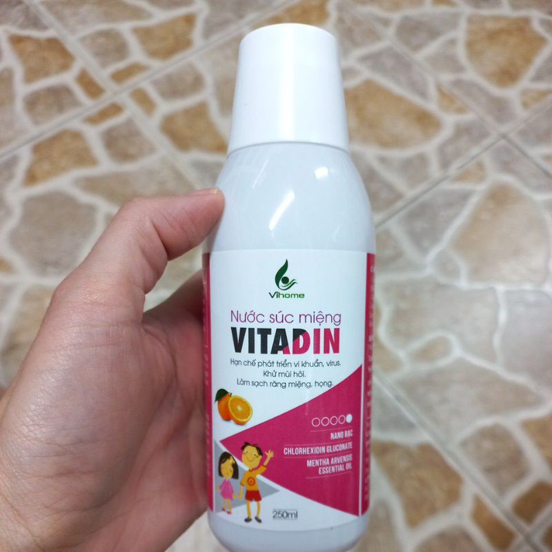 Nước súc Vitadin Hương Cam và Bạc Hà