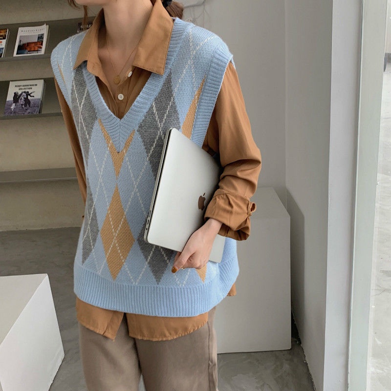 Áo khoác ghi lê cổ chữ V màu sắc thời trang nữ tính | BigBuy360 - bigbuy360.vn