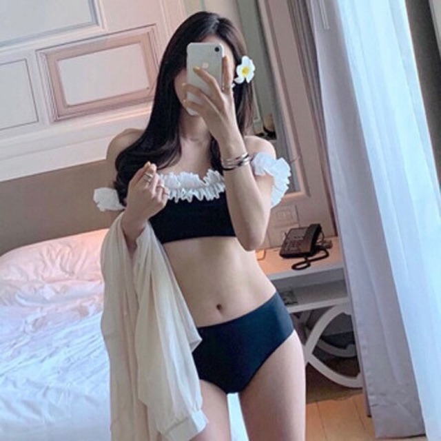 Bikini 2 mảnh đen viền bèo siêu cute