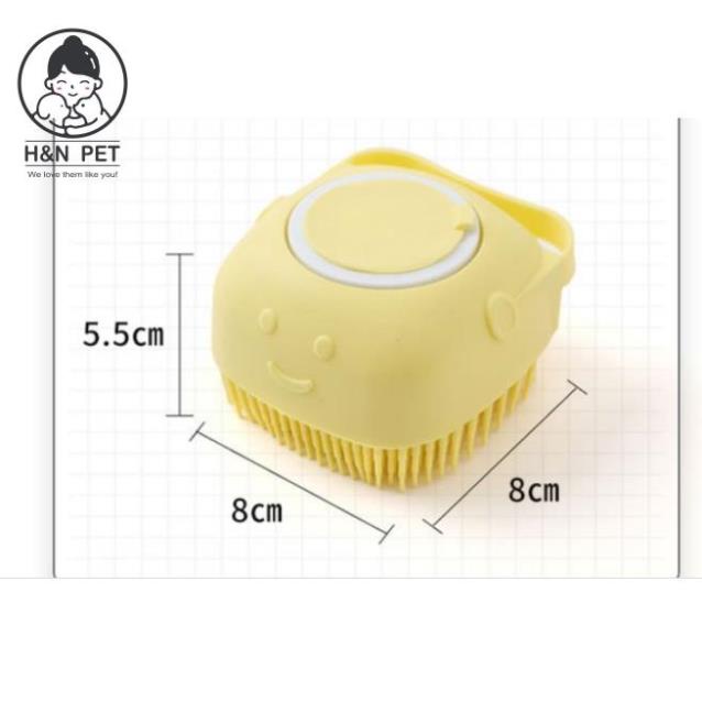Bàn Chải Tắm Cho Chó Mèo Bằng Silicon Mềm Mại Có Chỗ Đựng Sữa Tắm Tạo Bọt Tiện Dụng HN PET