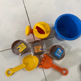 bộ đồ chơi trồng cây