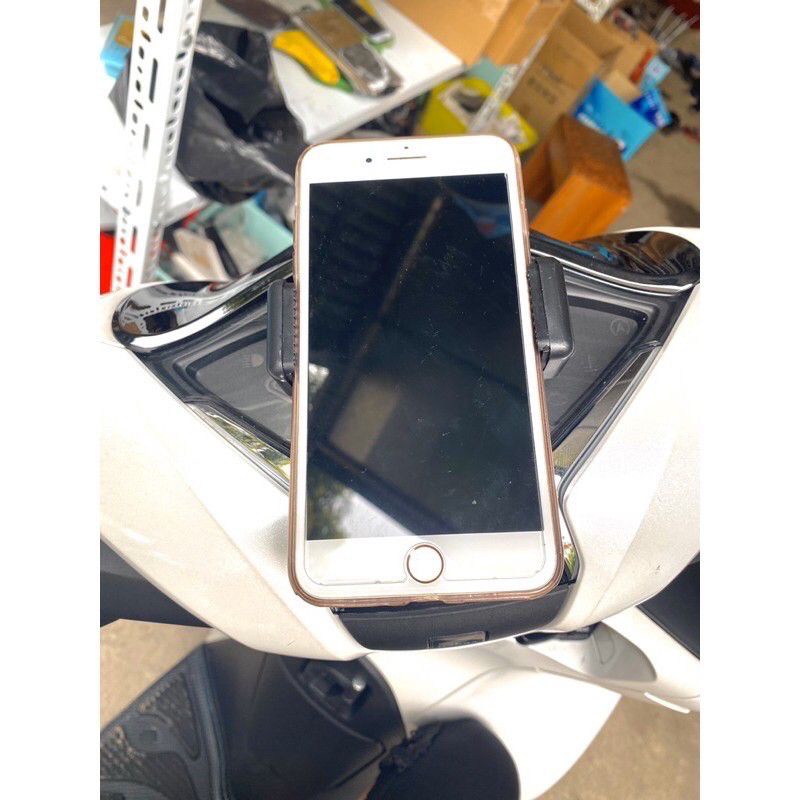 Kẹp điện thoại dán mặt đồng hồ xe máy