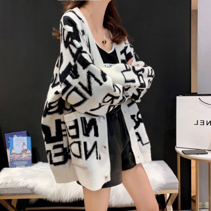 Cadigan chữ love