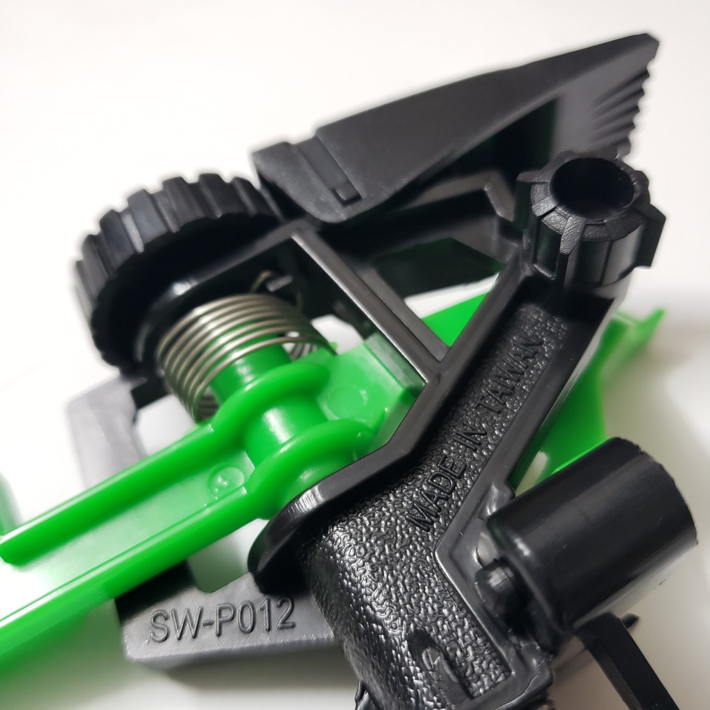 1 Béc tưới cây cánh đập, cánh vẩy Aqua Mate chỉnh góc tưới tuỳ ý, dùng tưới cây công trình, chè, ngô, cà phê ...