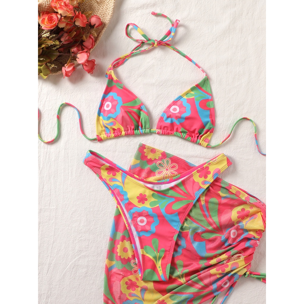 Bộ đồ bơi ba mảnh họa tiết hoa phong cách retro
 | BigBuy360 - bigbuy360.vn