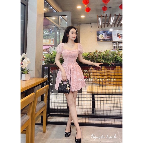 váy ren tay bồng