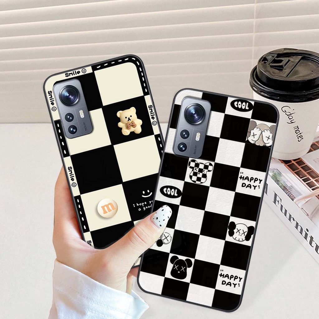 Ốp Xiaomi 12 / Xiaomi 12 Pro gấu Bear rick caro vuông thời trang siêu đẹp