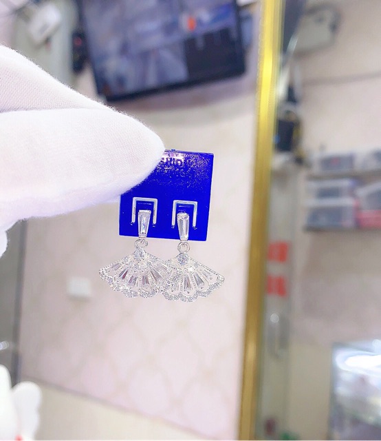 Khuyên tai bạc ta đá chữ nhật sáng long lanh hình quạt giấy