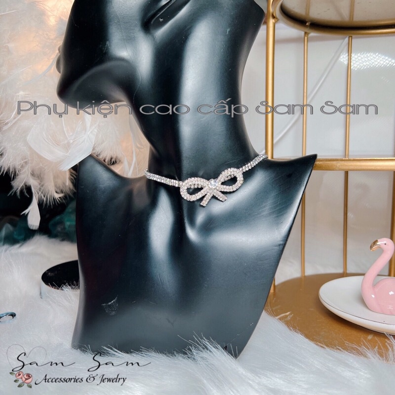 Choker, vòng cổ đá bướm