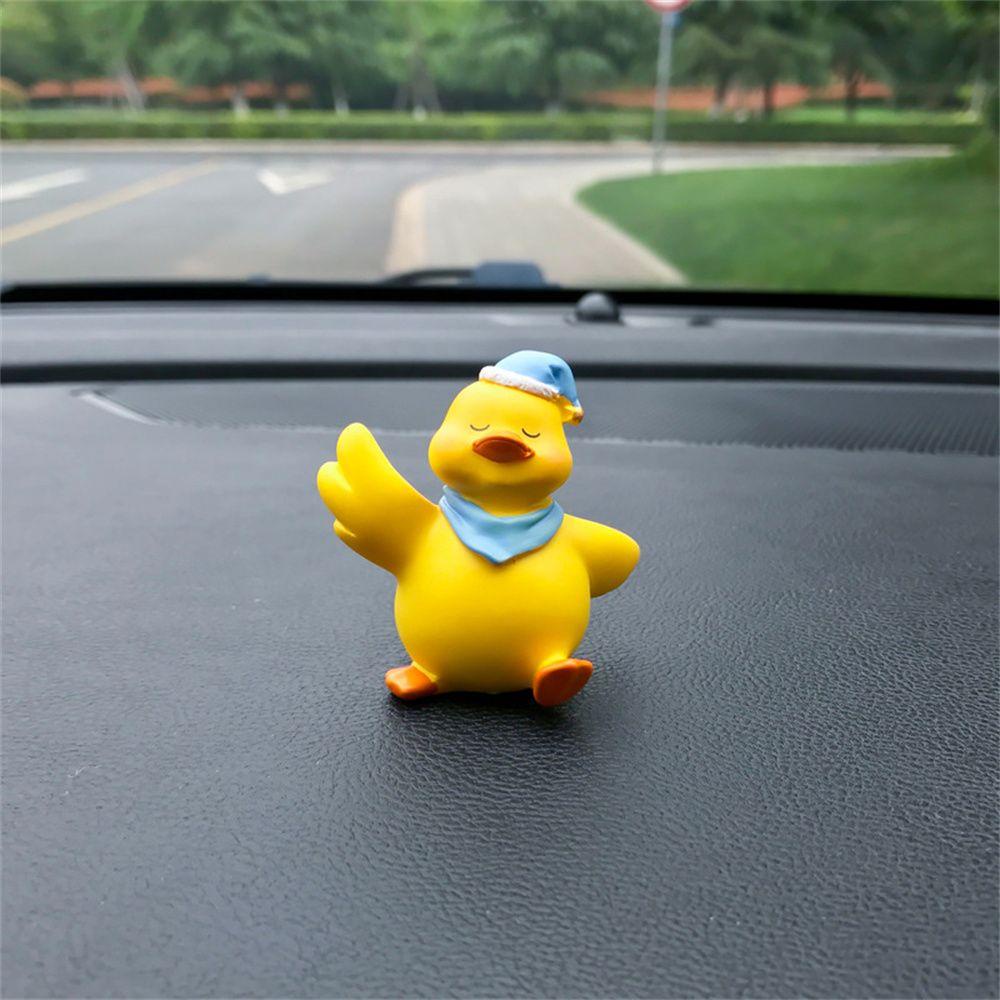 Chú Vịt Vàng Bằng Nhựa Resin Dễ Thương Dùng Trang Trí Xe Hơi