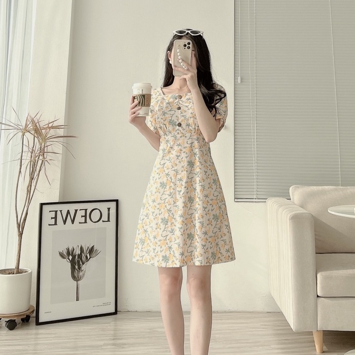 Váy hoa nhí dáng xòe trên đầu gối cổ vuông tay voan đính cúc dừa chất liệu thô lụa mềm mịn thiết kế Eva Lover