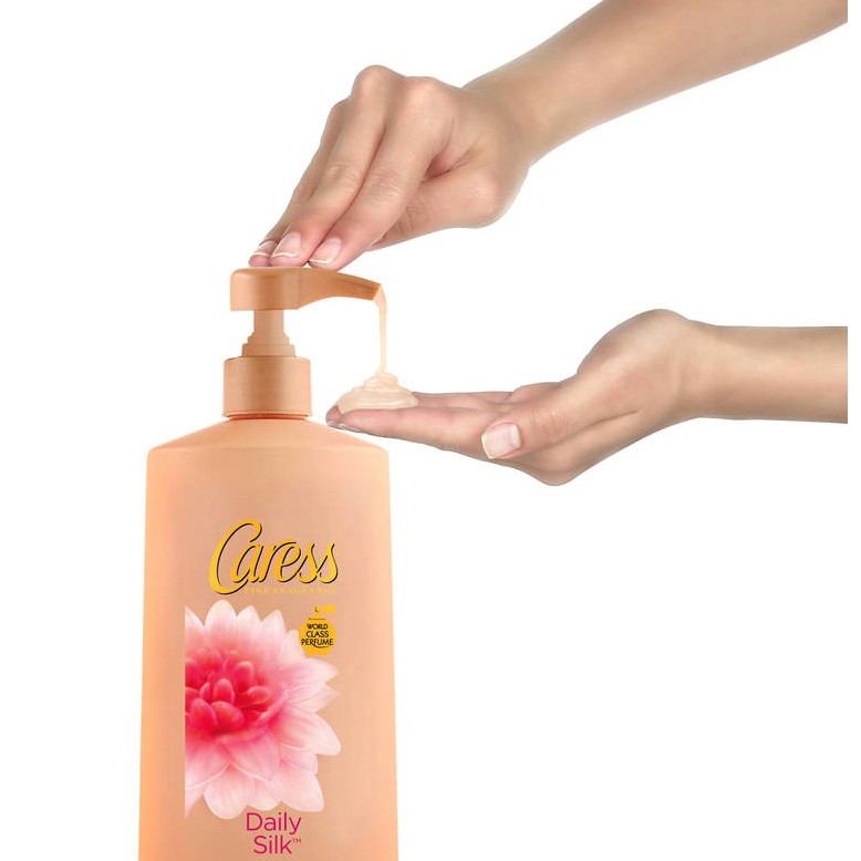 Sữa tắm dưỡng ẩm hương hoa Caress Hydrating Body Wash Daily Silk 750ml (Mỹ)