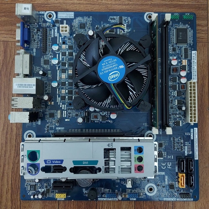 COMBO Main Samsung H61 + CPU  I3 3220 + Ram 8GB DDR3 Bus 1600