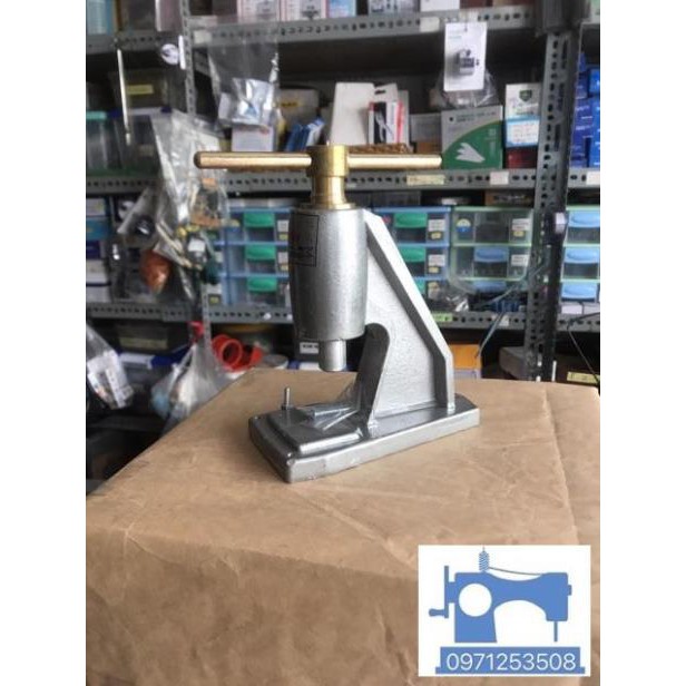 Máy  ép làm nút bọc vải