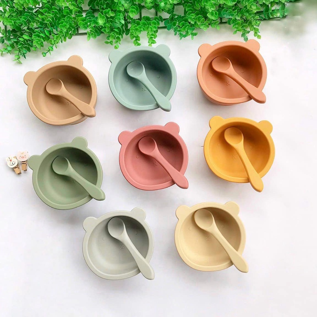 BÁT ĂN SILICONE ĐẾ HÍT KÈM THÌA