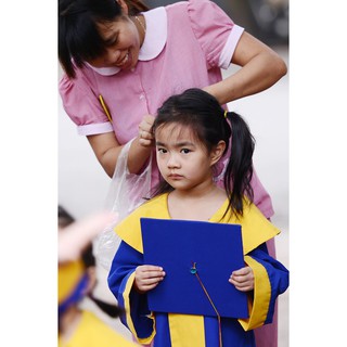 Áo cử nhân tốt nghiệp Mầm non, tiểu học, cấp 1 xanh nước vạt vàng ( 1 bộ gồm 1 áo và 1 mũ) E