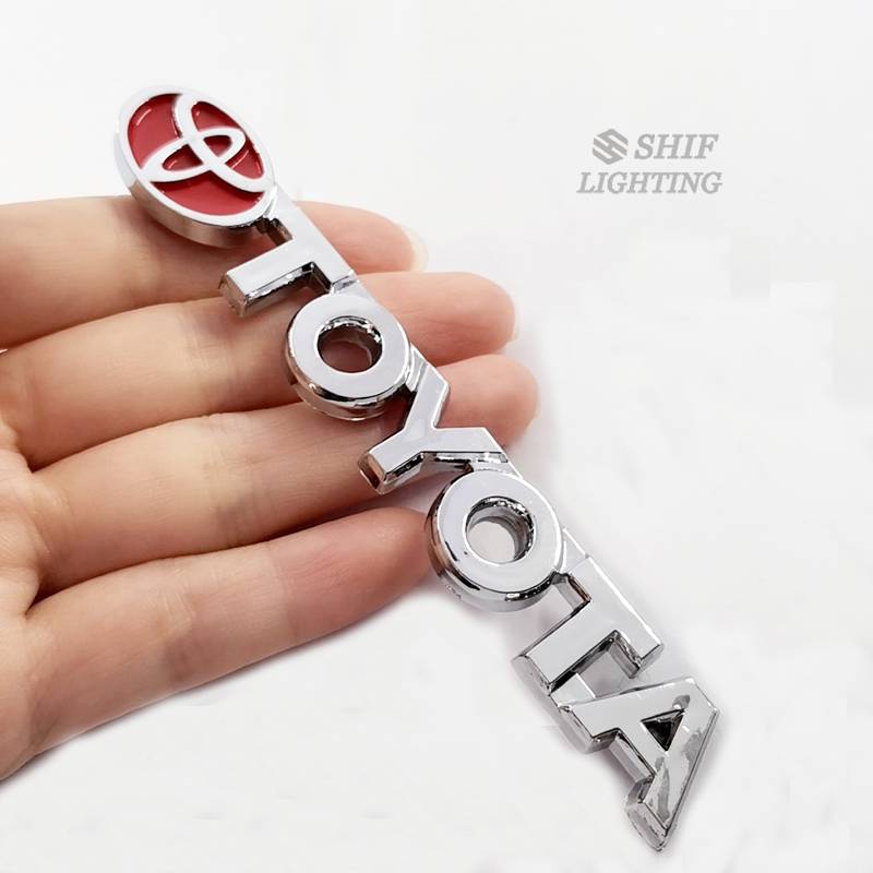 Logo hình chữ Toyota trang trí cho xe hơi độc đáo