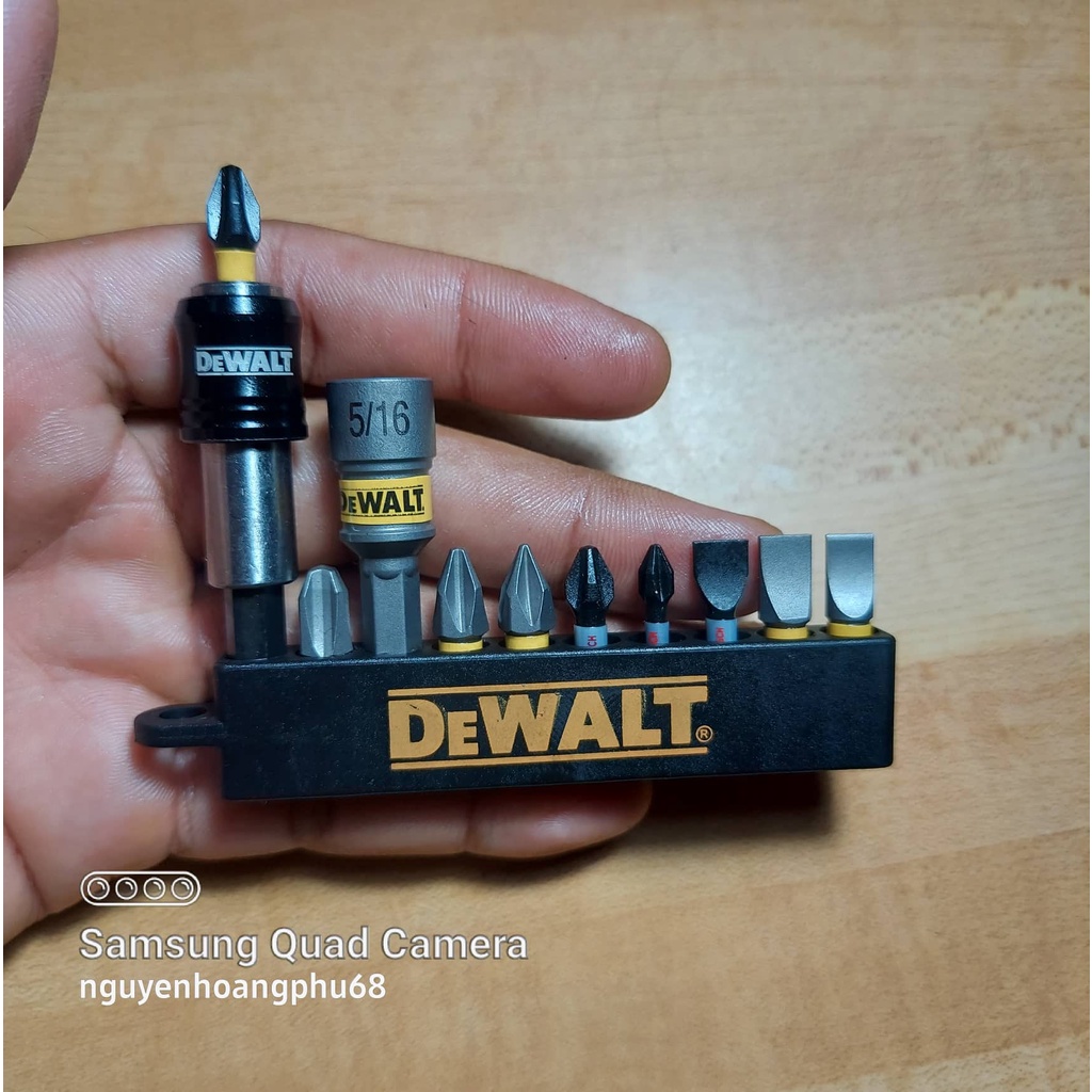 Bộ mũi vít Dewalt lực hít mạnh 2.5cm
