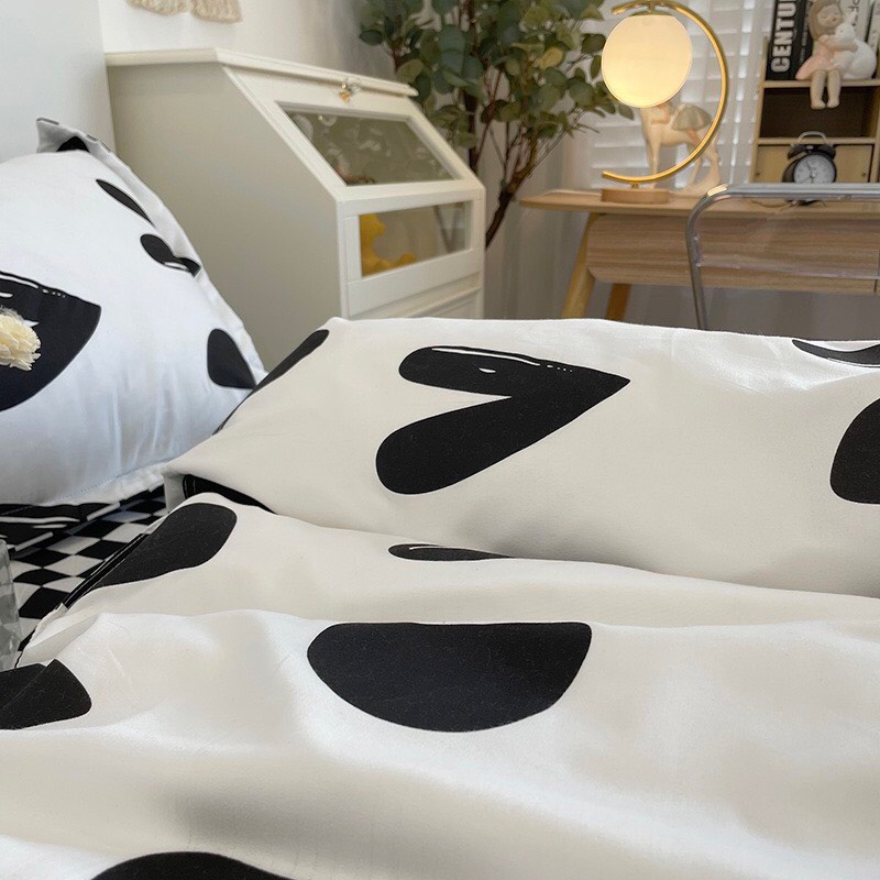 Bộ vỏ chăn ga gối 4 món Cotton Poly tim khuyết trắng đen