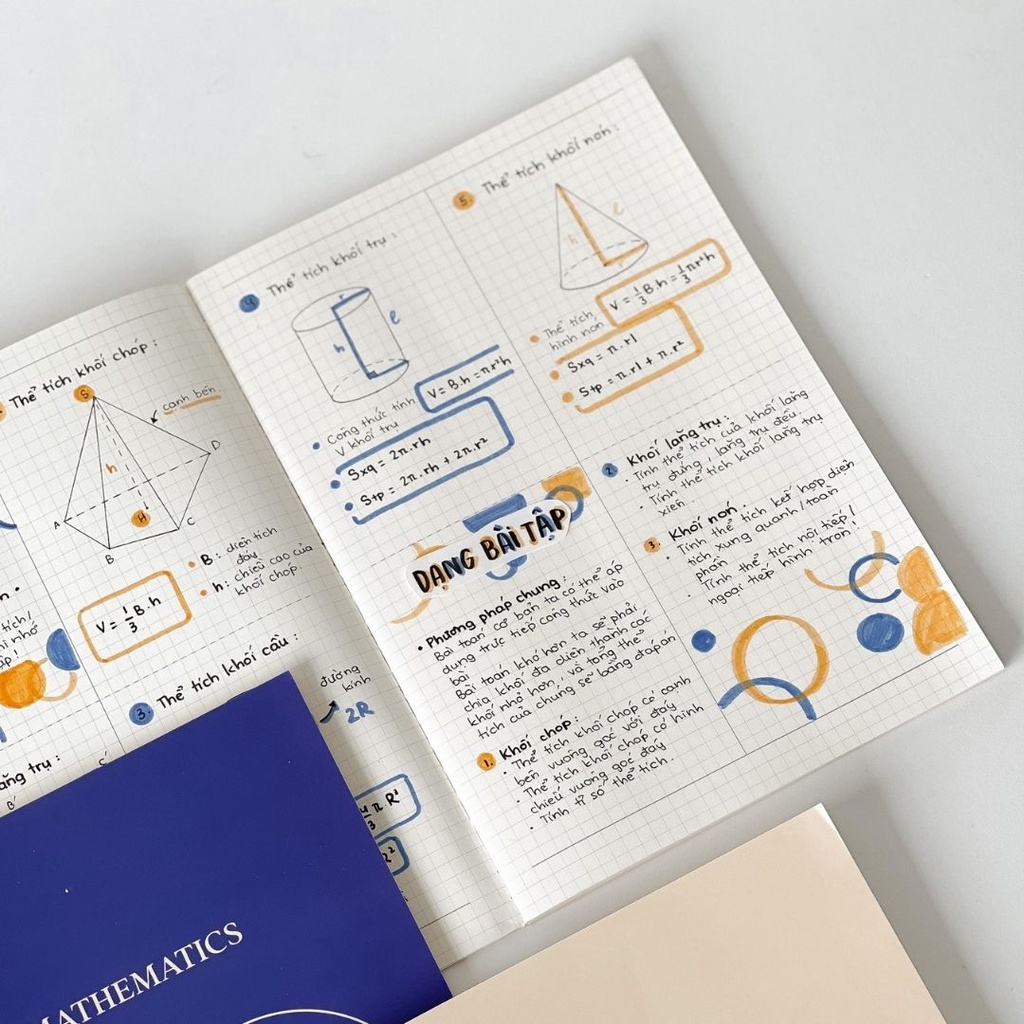 Vở toán 80 trang mathematic layout 2 cột 4 khung vở may gáy 100gsm Crabit