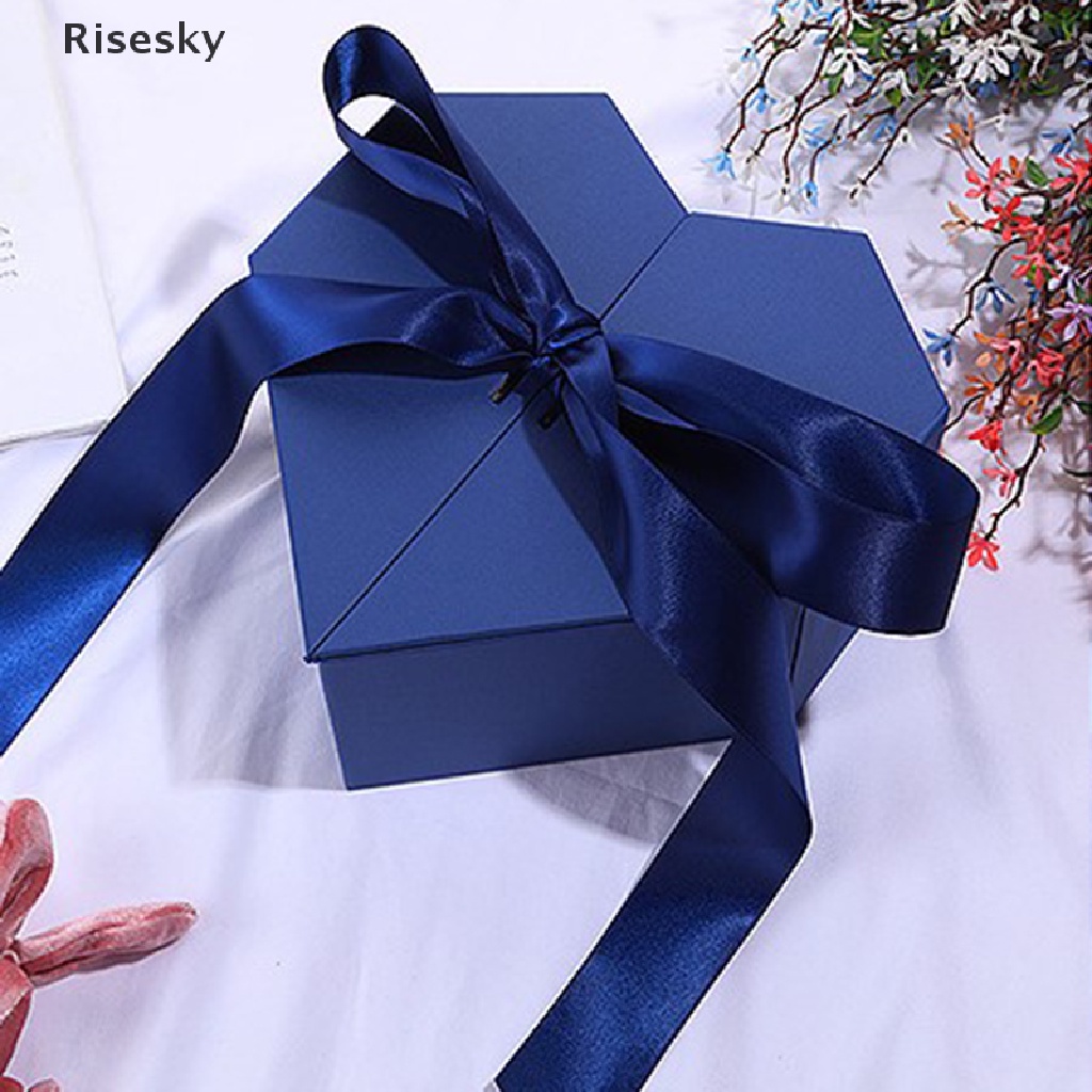1 Món Quà Trái Tim Đỏ Mới